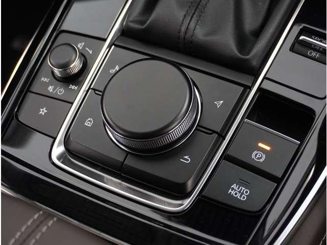 �y�R�}���_�[�X�C�b�`�z�e��ʂւ̃X�C�b�`����ƁA�R�}���_�[���삪�ł��܂��B�茳�����Ȃ��Ă��A�e��ʂɐ؂�ւ��邱�Ƃ��ł��܂��B