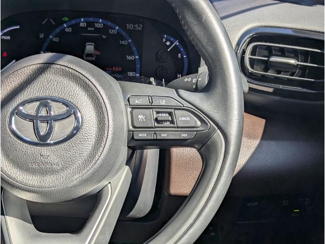 ヤリスクロス ハイブリッドZ ドライブレコーダー ETC 全周囲カメラ クリアランスソナー オートクルーズコントロール レーンアシスト パワーシート 衝突被害軽減システム オートマチックハイビーム オートライト LEDヘッドランプ(7枚目)