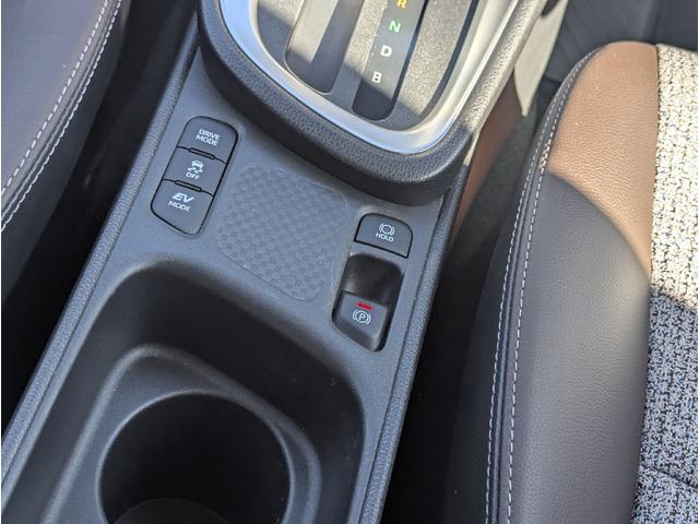 ヤリスクロス ハイブリッドZ ドライブレコーダー ETC 全周囲カメラ クリアランスソナー オートクルーズコントロール レーンアシスト パワーシート 衝突被害軽減システム オートマチックハイビーム オートライト LEDヘッドランプ(34枚目)