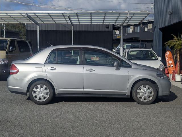 ティーダラティオ スライドアップシート　回転シート　オーテック　レースハーフシートカバー　電動コーナーポール　ワンオーナー　オートライト　オートエアコン（18枚目）