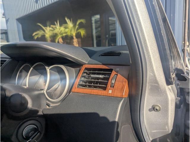 ティーダラティオ スライドアップシート　回転シート　オーテック　レースハーフシートカバー　電動コーナーポール　ワンオーナー　オートライト　オートエアコン（25枚目）