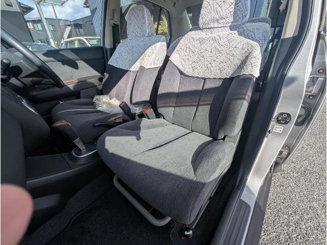 ティーダラティオ スライドアップシート　回転シート　オーテック　レースハーフシートカバー　電動コーナーポール　ワンオーナー　オートライト　オートエアコン（32枚目）