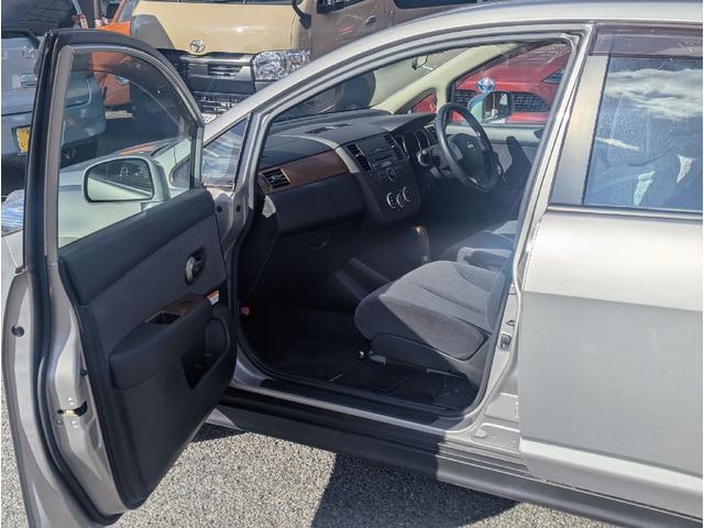 ティーダラティオ スライドアップシート　回転シート　オーテック　レースハーフシートカバー　電動コーナーポール　ワンオーナー　オートライト　オートエアコン（34枚目）