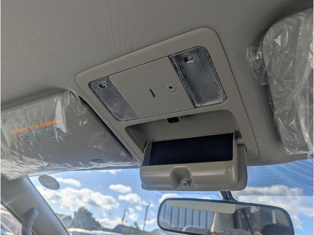 ティーダラティオ スライドアップシート　回転シート　オーテック　レースハーフシートカバー　電動コーナーポール　ワンオーナー　オートライト　オートエアコン（36枚目）