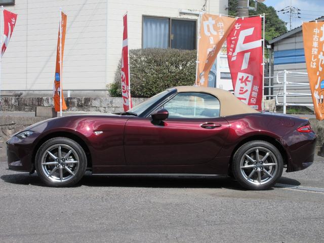 ロードスター ３５周年記念車　特別仕様車　６ＭＴ　ＢＯＳＥサウンドシステム　コネクトナビ／ＴＶ　純正ドライブレコーダー　バックカメラ　パーキングセンサー　クルコン　ＥＴＣ　シートヒーター　純正１６ＡＷ　スペアキー（7枚目）