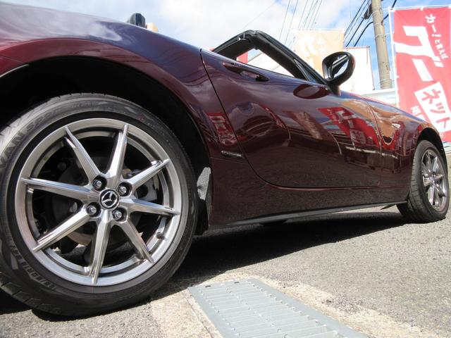 ロードスター ３５周年記念車　特別仕様車　６ＭＴ　ＢＯＳＥサウンドシステム　コネクトナビ／ＴＶ　純正ドライブレコーダー　バックカメラ　パーキングセンサー　クルコン　ＥＴＣ　シートヒーター　純正１６ＡＷ　スペアキー（19枚目）