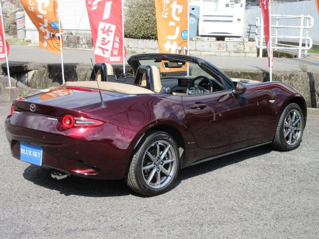 ロードスター ３５周年記念車　特別仕様車　６ＭＴ　ＢＯＳＥサウンドシステム　コネクトナビ／ＴＶ　純正ドライブレコーダー　バックカメラ　パーキングセンサー　クルコン　ＥＴＣ　シートヒーター　純正１６ＡＷ　スペアキー（44枚目）