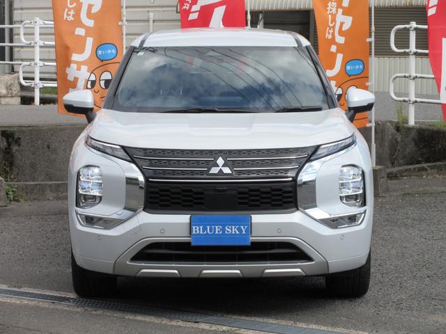 アウトランダーＰＨＥＶ Ｐ　７人乗り　ＢＯＳＥ　１００Ｖ　ＡＣ電源　エレクトリックテールゲート　純正ナビ　マルチアラウンドモニター　前後Ｐセンサー　ドライブモード　純正２０ＡＷ　シートヒーター　ステアリングヒーター　スペアキー（16枚目）