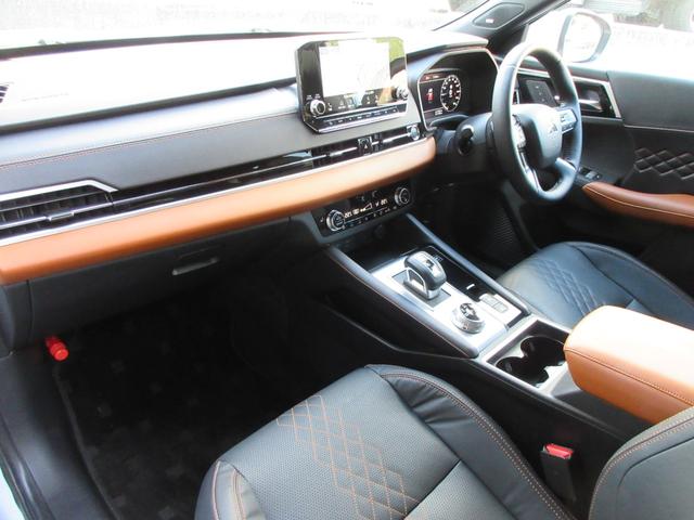 アウトランダーＰＨＥＶ Ｐ　７人乗り　ＢＯＳＥ　１００Ｖ　ＡＣ電源　エレクトリックテールゲート　純正ナビ　マルチアラウンドモニター　前後Ｐセンサー　ドライブモード　純正２０ＡＷ　シートヒーター　ステアリングヒーター　スペアキー（36枚目）