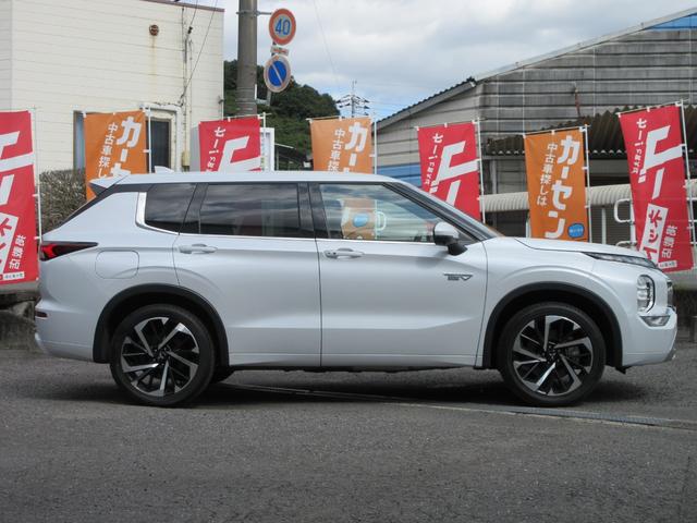 アウトランダーＰＨＥＶ Ｐ　７人乗り　ＢＯＳＥ　１００Ｖ　ＡＣ電源　エレクトリックテールゲート　純正ナビ　マルチアラウンドモニター　前後Ｐセンサー　ドライブモード　純正２０ＡＷ　シートヒーター　ステアリングヒーター　スペアキー（49枚目）