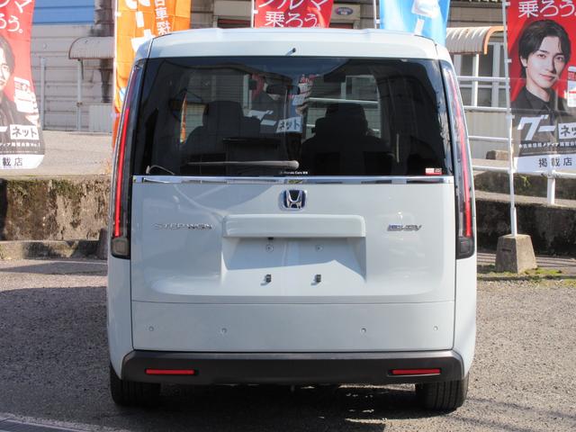 ステップワゴン e:HEVエアー 11.4インチHondaCONNECTナビ 純正3カメラドライブレコーダー Honda SENSING バックカメラ 前後パーキングセンサー ETC2.0 純正16AW スペアキー 純正フロアマット(53枚目)