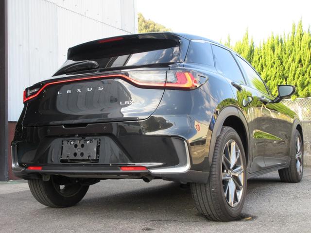 特徴的なＬシェイプ一文字シグネチャーランプ！！