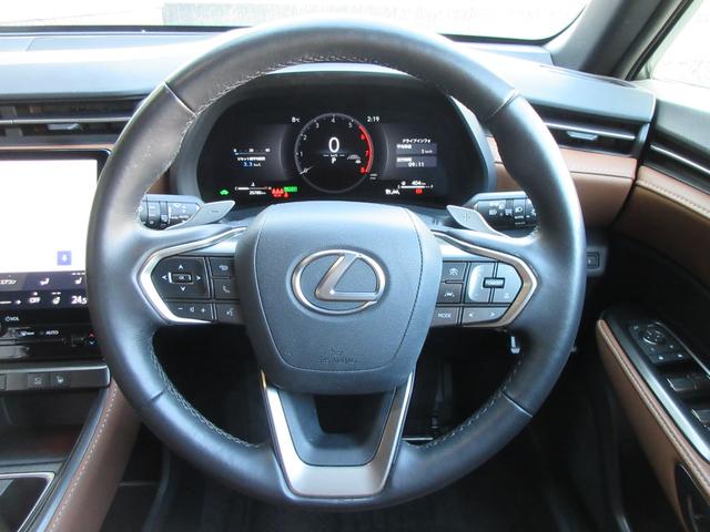 ステアリングヒーター付きの本革ステアリング！パドルシフト装備！