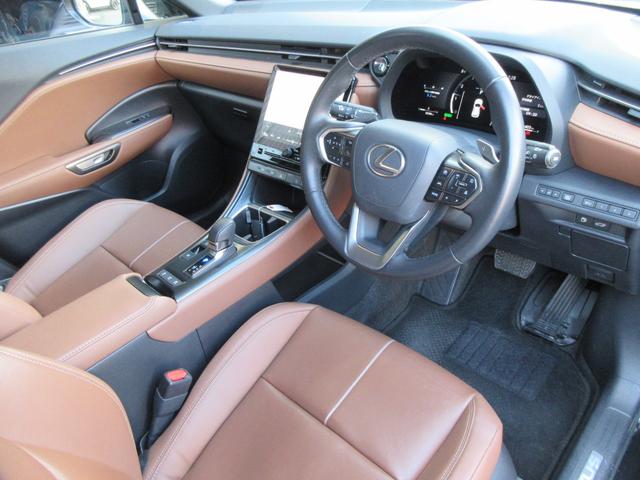 リラックスではインテリアの各所に「Ｌ　ｔｅｘ」（合成皮革）を採用。内装色はサドルタン！！