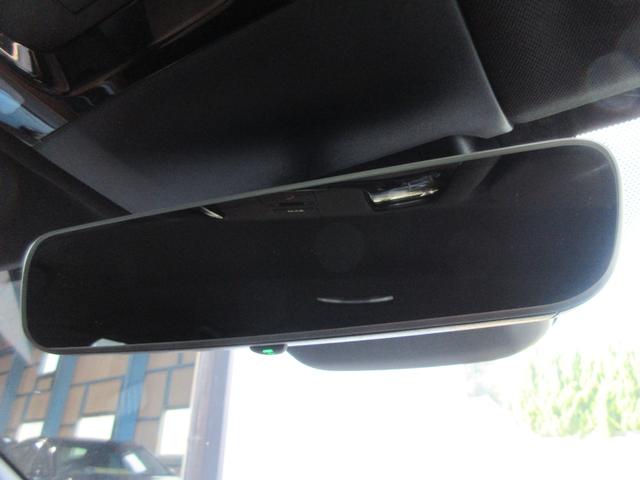 フレームレスの自動防眩インナーミラー！後続車両の眩しいヘッドランプの明るさを低減！