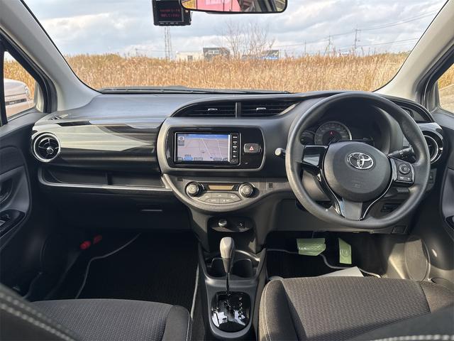 ヴィッツ ハイブリッドF セーフティーエディションII 純正ナビ・TV・トヨタセーフティセンス・ドライブレコーダー・プッシュスタート・スマートキー・ETC(5枚目)