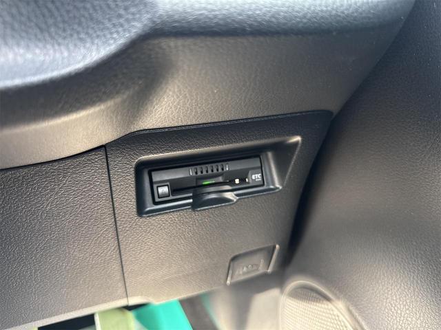 ヴィッツ ハイブリッドF セーフティーエディションII 純正ナビ・TV・トヨタセーフティセンス・ドライブレコーダー・プッシュスタート・スマートキー・ETC(24枚目)