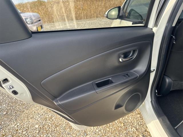 ヴィッツ ハイブリッドF セーフティーエディションII 純正ナビ・TV・トヨタセーフティセンス・ドライブレコーダー・プッシュスタート・スマートキー・ETC(32枚目)