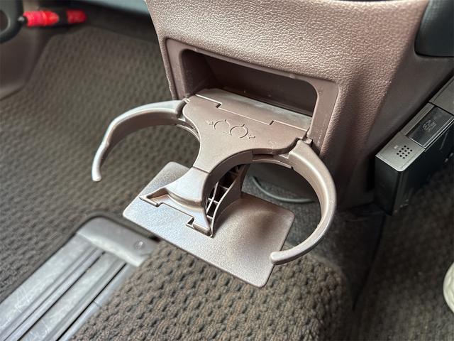 スペイド Ｇ　ワンオーナー車・ナビ・フルセグＴＶ・バックカメラ・モデリスタエアロ・ＨＩＤヘッドライト・オートライト・プッシュスタート・シートヒーター（12枚目）