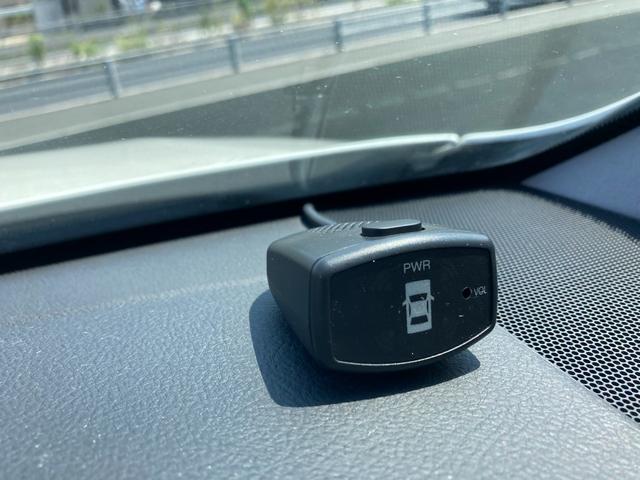 ロイヤルサルーン スペシャルパッケージ クリアランスソナー オートクルーズコントロール アルミホイール オートライト HID AT スマートキー 電動格納ミラー 盗難防止システム CD MD 衝突安全ボディ ABS ESC エアコン(28枚目)