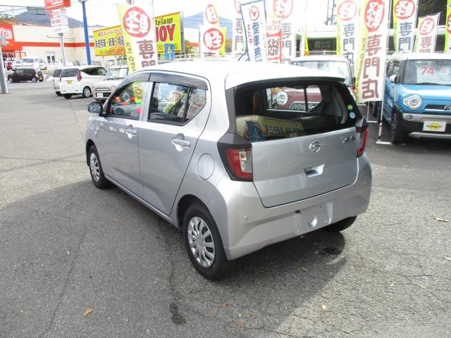 とはいえ、お客様に安心してカーライフを過ごしていただくためには保証は必要だと考えております。ＪＯＹの軽自動車は全て保証をつけて販売しております。万が一の事があってもスピーディーに対応します！