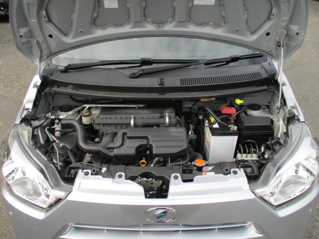 エンジンルームです。当社の国家整備士が納車前整備を行います。安心のカーライフをお届けします！もちろんアフターフォローもお任せください！