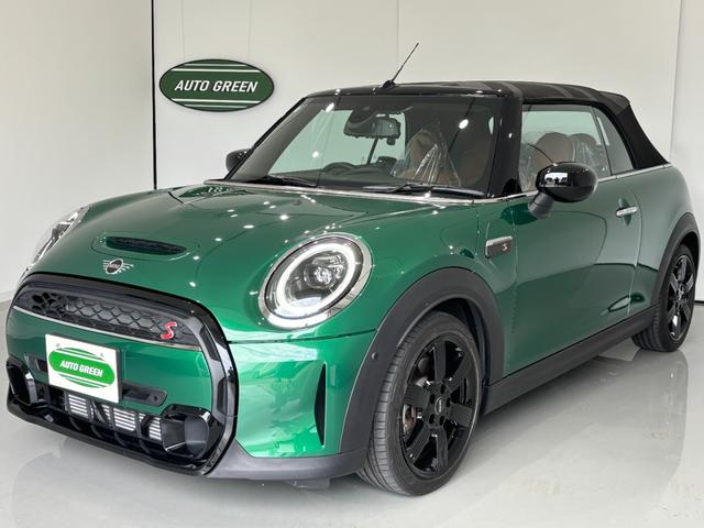 ＭＩＮＩ クーパーＳ　コンバーチブル　クラシック・トリム　茶革シート　シートヒーター　インテリジェントセーフティ　純正ディスプレイオーディオ　バックカメラ　ＥＴＣ　社外デジタルインナーミラー　ＬＥＤヘッドライト　純正１７インチアロイホイール（3枚目）