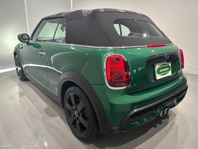 ＭＩＮＩ クーパーＳ　コンバーチブル　クラシック・トリム　茶革シート　シートヒーター　インテリジェントセーフティ　純正ディスプレイオーディオ　バックカメラ　ＥＴＣ　社外デジタルインナーミラー　ＬＥＤヘッドライト　純正１７インチアロイホイール（13枚目）