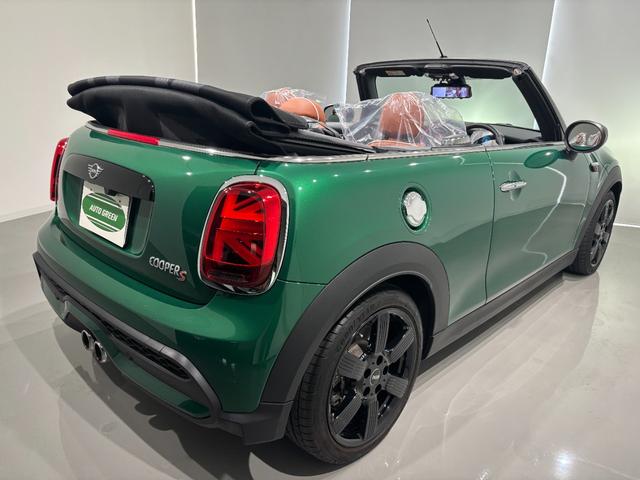 ＭＩＮＩ クーパーＳ　コンバーチブル　クラシック・トリム　茶革シート　シートヒーター　インテリジェントセーフティ　純正ディスプレイオーディオ　バックカメラ　ＥＴＣ　社外デジタルインナーミラー　ＬＥＤヘッドライト　純正１７インチアロイホイール（22枚目）