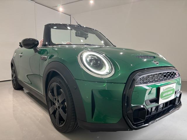 ＭＩＮＩ クーパーＳ　コンバーチブル　クラシック・トリム　茶革シート　シートヒーター　インテリジェントセーフティ　純正ディスプレイオーディオ　バックカメラ　ＥＴＣ　社外デジタルインナーミラー　ＬＥＤヘッドライト　純正１７インチアロイホイール（26枚目）
