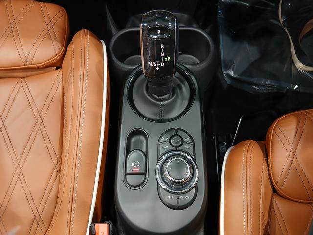 ＭＩＮＩ クーパーＳ　コンバーチブル　クラシック・トリム　茶革シート　シートヒーター　インテリジェントセーフティ　純正ディスプレイオーディオ　バックカメラ　ＥＴＣ　社外デジタルインナーミラー　ＬＥＤヘッドライト　純正１７インチアロイホイール（46枚目）