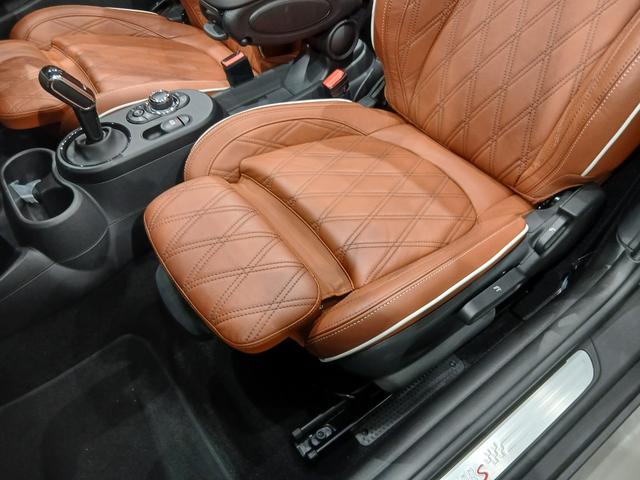 ＭＩＮＩ クーパーＳ　コンバーチブル　クラシック・トリム　茶革シート　シートヒーター　インテリジェントセーフティ　純正ディスプレイオーディオ　バックカメラ　ＥＴＣ　社外デジタルインナーミラー　ＬＥＤヘッドライト　純正１７インチアロイホイール（56枚目）