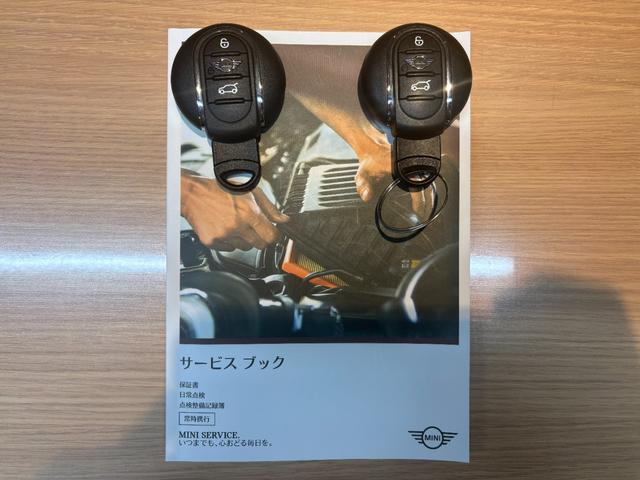 ＭＩＮＩ クーパーＳ　コンバーチブル　クラシック・トリム　茶革シート　シートヒーター　インテリジェントセーフティ　純正ディスプレイオーディオ　バックカメラ　ＥＴＣ　社外デジタルインナーミラー　ＬＥＤヘッドライト　純正１７インチアロイホイール（65枚目）