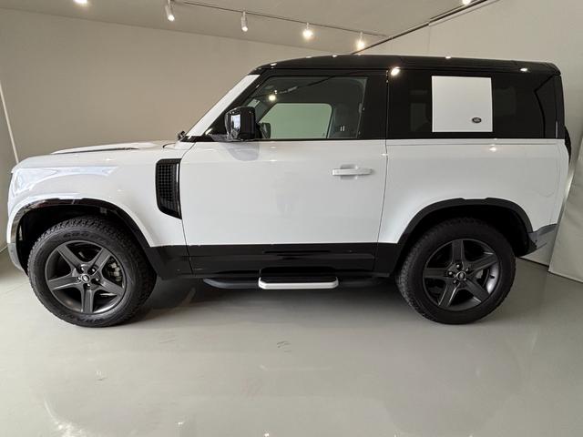 ディフェンダー ９０Ｘ－ダイナミックＳＥ　Ｐ３００　パノラマルーフ　ＭＥＲＩＤＥＡＮサウンド　エアサス　シートヒーター　ベンチレーション　ＣＯＯＬＢＯＸ　全方位カメラ　前後ドラレコ　サイドステップ　メモリー機能付きパワーシート　純正２０インチＡＷ（7枚目）