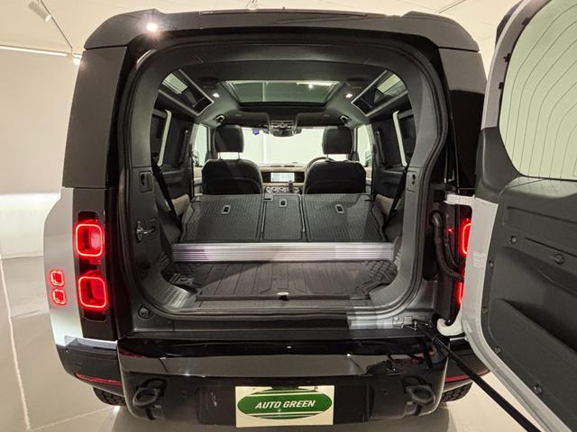 ディフェンダー ９０Ｘ－ダイナミックＳＥ　Ｐ３００　パノラマルーフ　ＭＥＲＩＤＥＡＮサウンド　エアサス　シートヒーター　ベンチレーション　ＣＯＯＬＢＯＸ　全方位カメラ　前後ドラレコ　サイドステップ　メモリー機能付きパワーシート　純正２０インチＡＷ（11枚目）