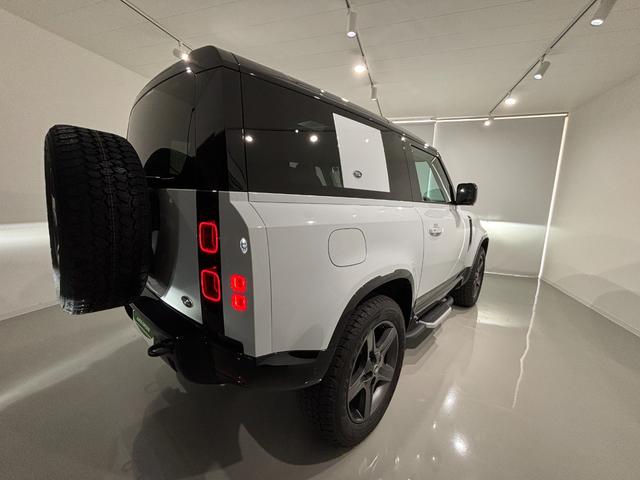 ディフェンダー ９０Ｘ－ダイナミックＳＥ　Ｐ３００　パノラマルーフ　ＭＥＲＩＤＥＡＮサウンド　エアサス　シートヒーター　ベンチレーション　ＣＯＯＬＢＯＸ　全方位カメラ　前後ドラレコ　サイドステップ　メモリー機能付きパワーシート　純正２０インチＡＷ（13枚目）