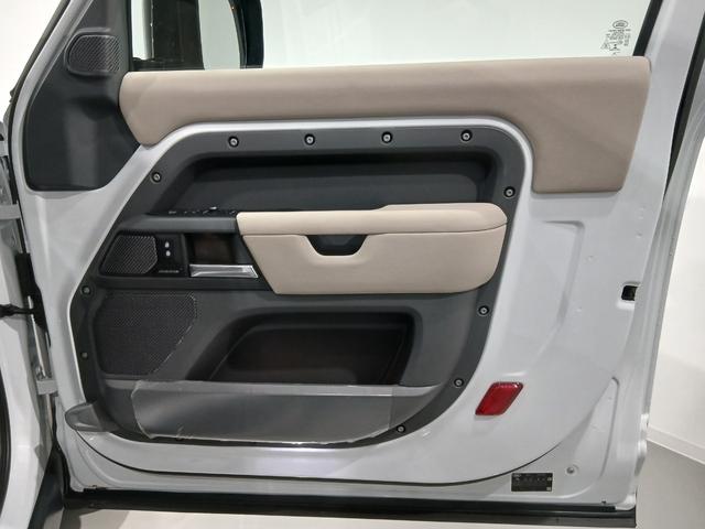 ディフェンダー ９０Ｘ－ダイナミックＳＥ　Ｐ３００　パノラマルーフ　ＭＥＲＩＤＥＡＮサウンド　エアサス　シートヒーター　ベンチレーション　ＣＯＯＬＢＯＸ　全方位カメラ　前後ドラレコ　サイドステップ　メモリー機能付きパワーシート　純正２０インチＡＷ（21枚目）