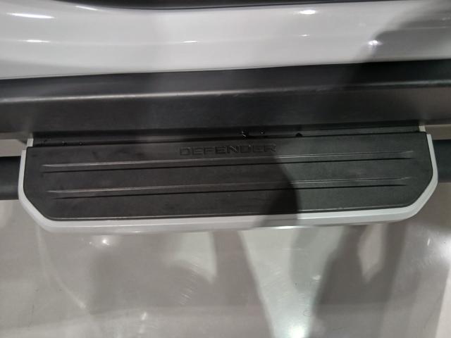 ディフェンダー ９０Ｘ－ダイナミックＳＥ　Ｐ３００　パノラマルーフ　ＭＥＲＩＤＥＡＮサウンド　エアサス　シートヒーター　ベンチレーション　ＣＯＯＬＢＯＸ　全方位カメラ　前後ドラレコ　サイドステップ　メモリー機能付きパワーシート　純正２０インチＡＷ（24枚目）