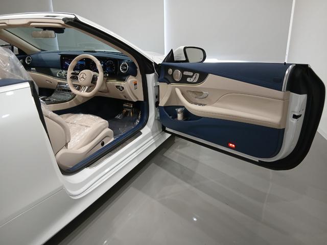 Ｅクラス 　ブルメスターサウンドシステム　３６０°カメラ　レザーパッケージ　ブルー×ベージュ内装　純正１９インチアルミホイール　エアバランスパッケージ　パフュームアトマイザー　シートヒーター　パワーシート（31枚目）