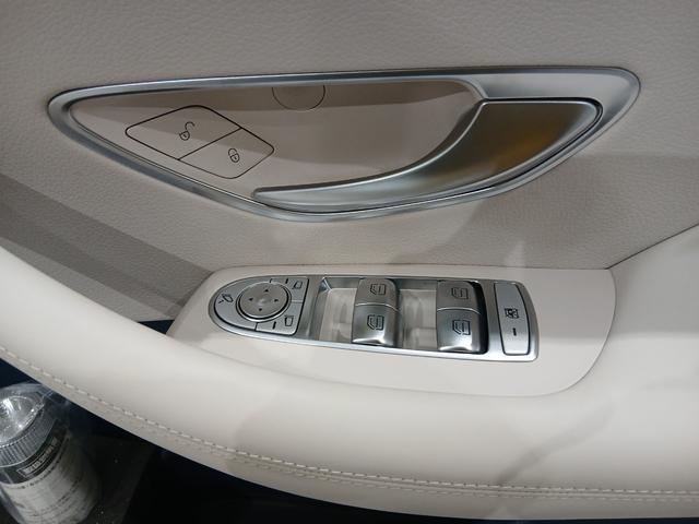 Ｅクラス 　ブルメスターサウンドシステム　３６０°カメラ　レザーパッケージ　ブルー×ベージュ内装　純正１９インチアルミホイール　エアバランスパッケージ　パフュームアトマイザー　シートヒーター　パワーシート（33枚目）