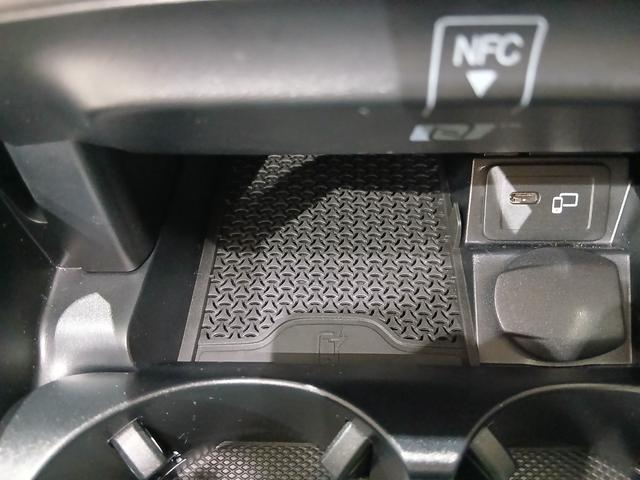 Ｅクラス 　ブルメスターサウンドシステム　３６０°カメラ　レザーパッケージ　ブルー×ベージュ内装　純正１９インチアルミホイール　エアバランスパッケージ　パフュームアトマイザー　シートヒーター　パワーシート（45枚目）