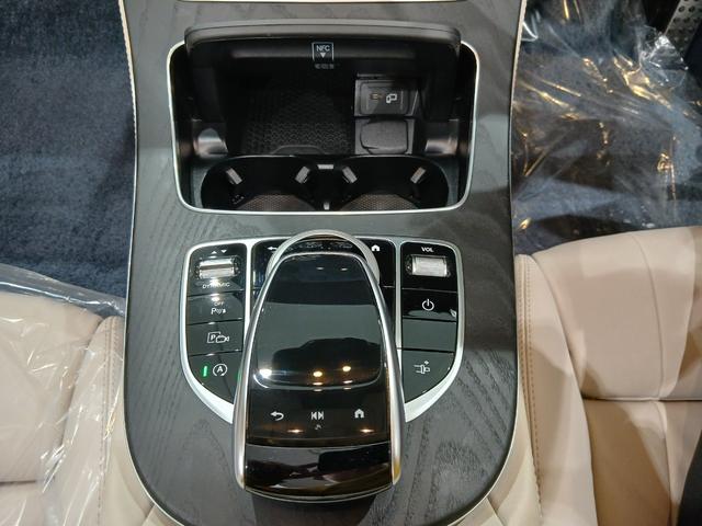 Ｅクラス 　ブルメスターサウンドシステム　３６０°カメラ　レザーパッケージ　ブルー×ベージュ内装　純正１９インチアルミホイール　エアバランスパッケージ　パフュームアトマイザー　シートヒーター　パワーシート（47枚目）