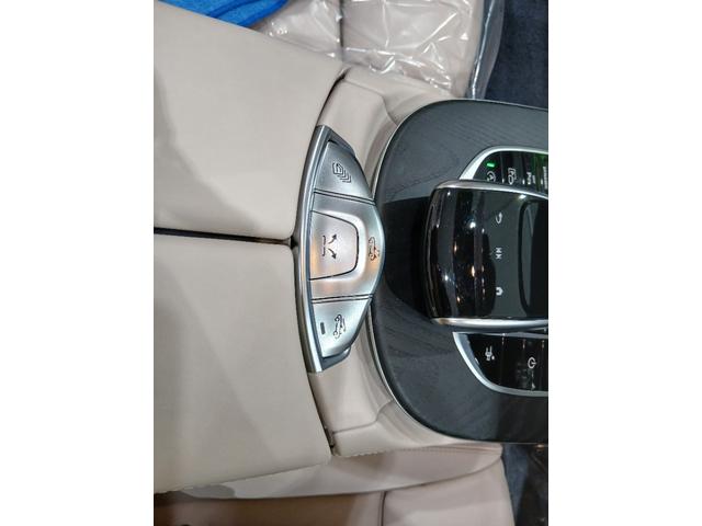 Ｅクラス 　ブルメスターサウンドシステム　３６０°カメラ　レザーパッケージ　ブルー×ベージュ内装　純正１９インチアルミホイール　エアバランスパッケージ　パフュームアトマイザー　シートヒーター　パワーシート（48枚目）