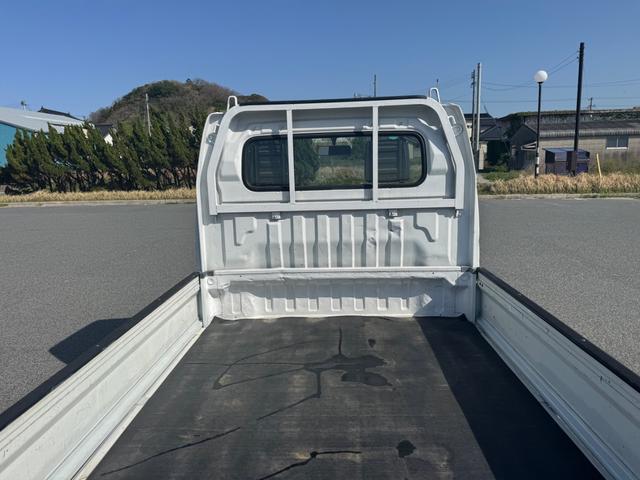 スクラムトラック ＫＣエアコン・パワステ　４ＷＤ　オートマチック　エアコン　パワステ　荷台マット　ゲートプロテクター　ＣＤプレーヤー　３方開（24枚目）
