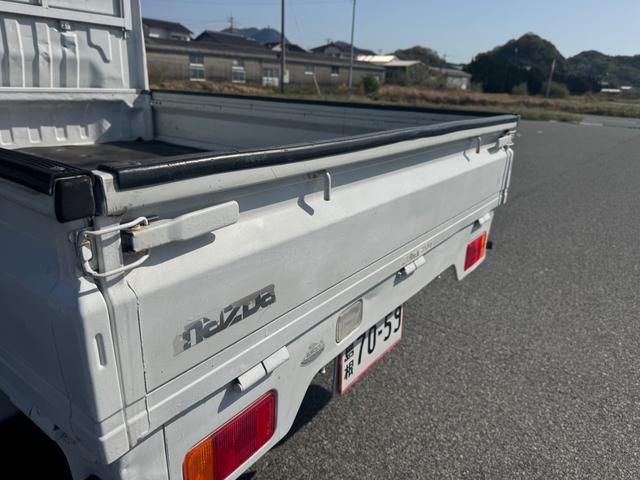 スクラムトラック ＫＣエアコン・パワステ　４ＷＤ　オートマチック　エアコン　パワステ　荷台マット　ゲートプロテクター　ＣＤプレーヤー　３方開（27枚目）