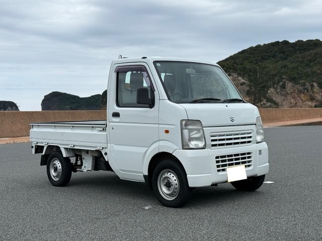 キャリイトラック KCエアコン・パワステ 4WD 5速マニュアル エアコン パワステ 3方開 ゲートプロテクター 荷台マット ヘッドライトレベライザー FM/AMラジオチューナー(3枚目)