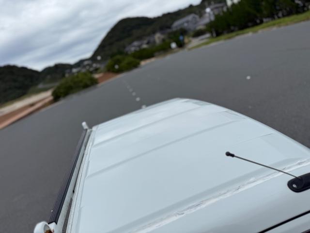 キャリイトラック KCエアコン・パワステ 4WD 5速マニュアル エアコン パワステ 3方開 ゲートプロテクター 荷台マット ヘッドライトレベライザー FM/AMラジオチューナー(37枚目)