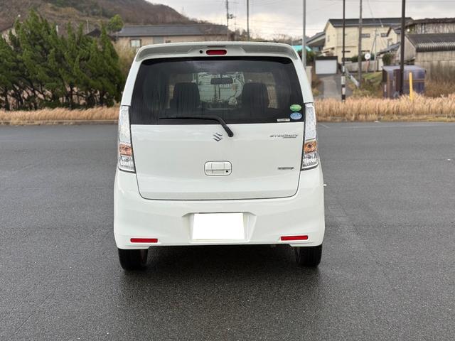 ワゴンＲスティングレー Ｘ　４ＷＤ　スマートキー　アイドリングストップ　ＣＤプレーヤー　ＵＳＢ接続可　純正アルミ　ドアミラーウインカー　ＨＩＤヘッド　フォグランプ（6枚目）