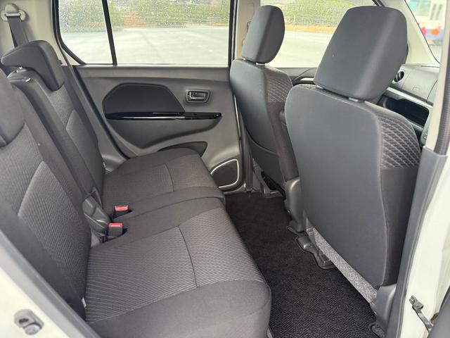 ワゴンＲスティングレー Ｘ　４ＷＤ　スマートキー　アイドリングストップ　ＣＤプレーヤー　ＵＳＢ接続可　純正アルミ　ドアミラーウインカー　ＨＩＤヘッド　フォグランプ（18枚目）