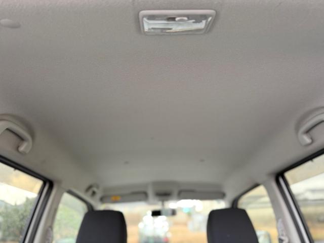 ワゴンＲスティングレー Ｘ　４ＷＤ　スマートキー　アイドリングストップ　ＣＤプレーヤー　ＵＳＢ接続可　純正アルミ　ドアミラーウインカー　ＨＩＤヘッド　フォグランプ（21枚目）